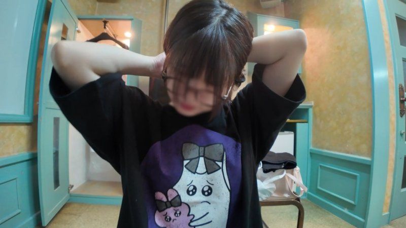 眼镜白虎女大生F级口交